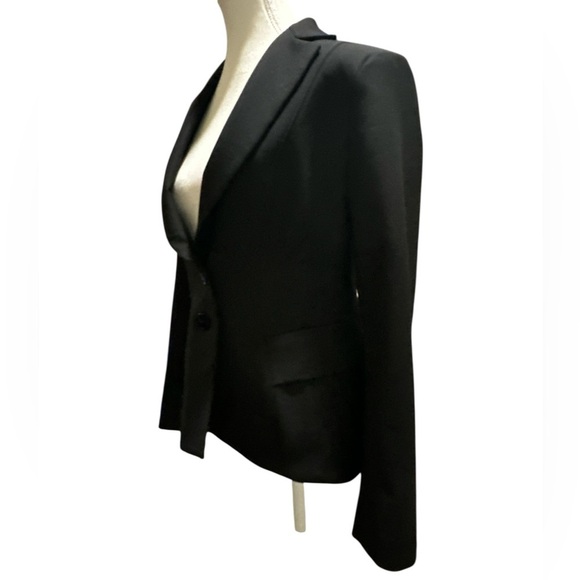 White House Black Market Signature
Blazer Black Size 6 - Picture 5 of 14